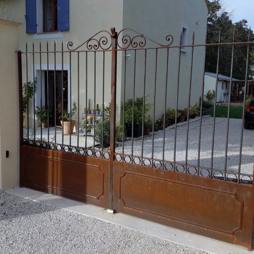 Portail fer forgé par Ferronnerie Martinelli Vaucluse